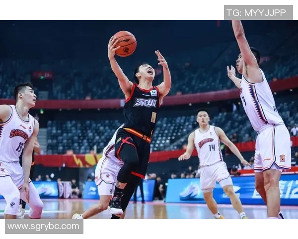 深圳马可波罗迎战广东队全力争胜展现篮球魅力与团队精神