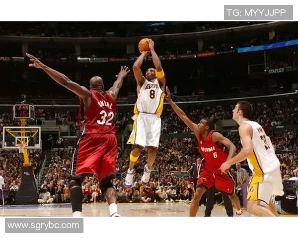 西班牙与巴拉圭下半场精彩对决回顾与分析